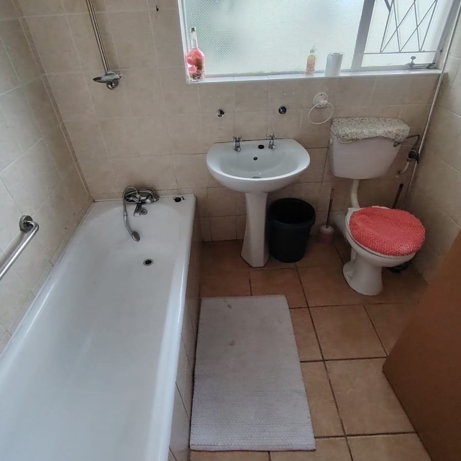 4 Bedroom Property for Sale in Berea Eastern Cape